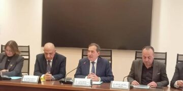 وزير الكهرباء يلتقي المستشار هشام بدوي رئيس مجلس النواب