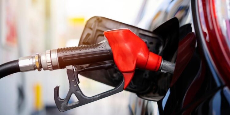 3 جنيه في اللتر.. رفع أسعار البنزين بدءًا من غدًا