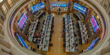 ارتفاع مؤشرات البورصة المصرية مع بداية التعاملات وسط تداولات قوية