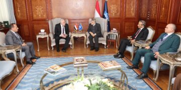 الفريق أسامة ربيع يشهد توقيع بروتوكول تعاون بين شركة قناة السويس للاستزراع المائي وجهاز حماية وتنمية البحيرات