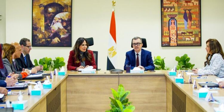 وزيرا التخطيط والإسكان يناقشان الخطة الاستثمارية حتى 2030 لتعزيز التنمية العمرانية وتحسين جودة الحياة