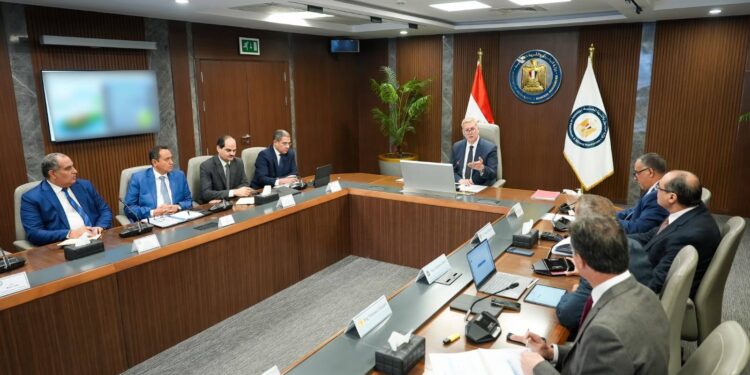 وزير البترول: برنامج لتعظيم الاستفادة من موارد حقل ظهر بالتعاون مع شركاء الاستثمار