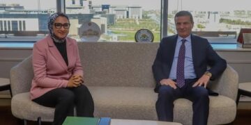 وزير الزراعة ومحافظ الوادي الجديد يبحثان تعزيز التنمية الزراعية والتوسع في المحاصيل الاستراتيجية