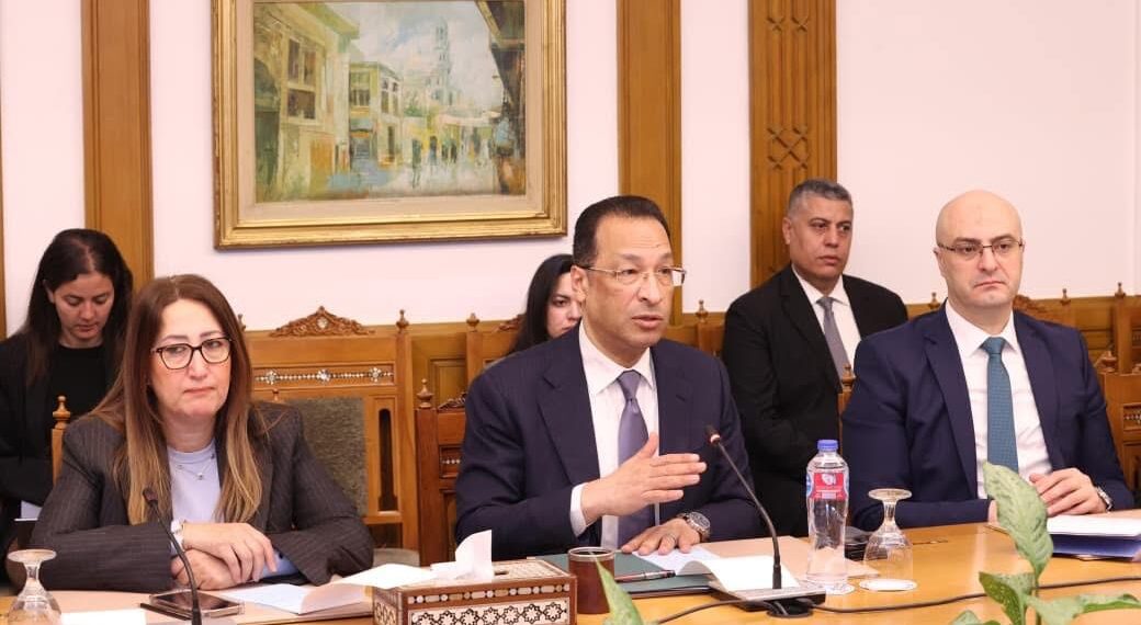 الخارجية والاتصالات يبحثان التعاون في مجال التحول الرقمي وتطوير الخدمات القنصلية