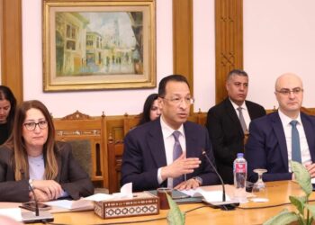 الخارجية والاتصالات يبحثان التعاون في مجال التحول الرقمي وتطوير الخدمات القنصلية