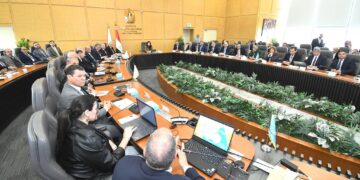 وزيرة الإسكان تعقد اجتماعًا موسعًا لمتابعة موقف تنفيذ مشروعات المرحلة الأولى من المبادرة الرئاسية “حياة كريمة”