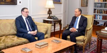 وزير الخارجية يستقبل رئيس الجهاز المركزي للتنظيم والإدارة