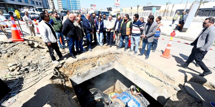 وزيرة الإسكان تتابع أعمال ربط خط مياه الشرب الرئيسي بزهراء المعادي