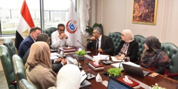 «الصحة» تُسرّع التنفيذ في 17 مشروعًا قوميًا وتدفع التحول الرقمي بالمحافظات