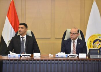 وزيرا الاستثمار يعقدان لقاءً موسعاً مع شركات الأدوية وممثلي المجلس التصديري للصناعات الطبية والدوائية