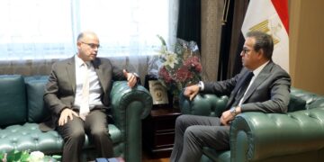 وزيرا الصحة والاستثمار يبحثان تعزيز الشراكة مع القطاع الخاص لتطوير وتوسيع منظومة التأمين الصحي الشامل