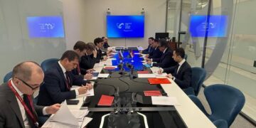 وزير الصحة يلتقي نظيره الروسي لبحث ملفات التعاون المشترك على هامش منتدى «الحياة الصحية» في موسكو