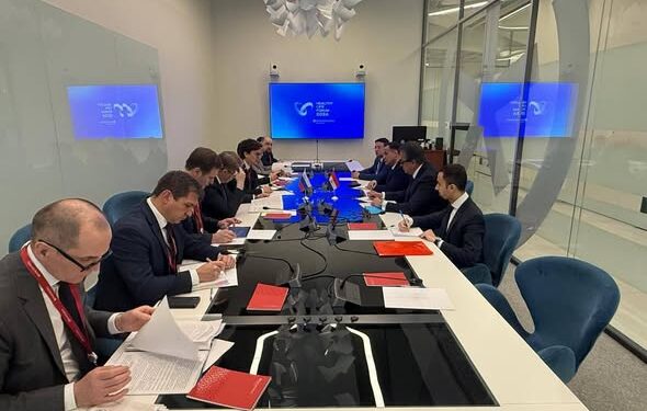 وزير الصحة يلتقي نظيره الروسي لبحث ملفات التعاون المشترك على هامش منتدى «الحياة الصحية» في موسكو