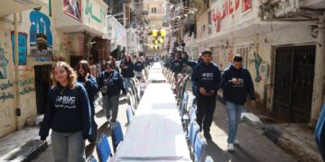 طلاب بجامعة بدر يشاركون في فاعليات مائدة الإفطار السنوى بالمطرية