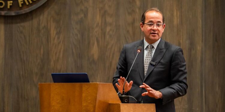 وزير المالية :ما تصدروش مشاكل للمواطنين.. وساعدوهم على حل أي تحديات تواجههم»