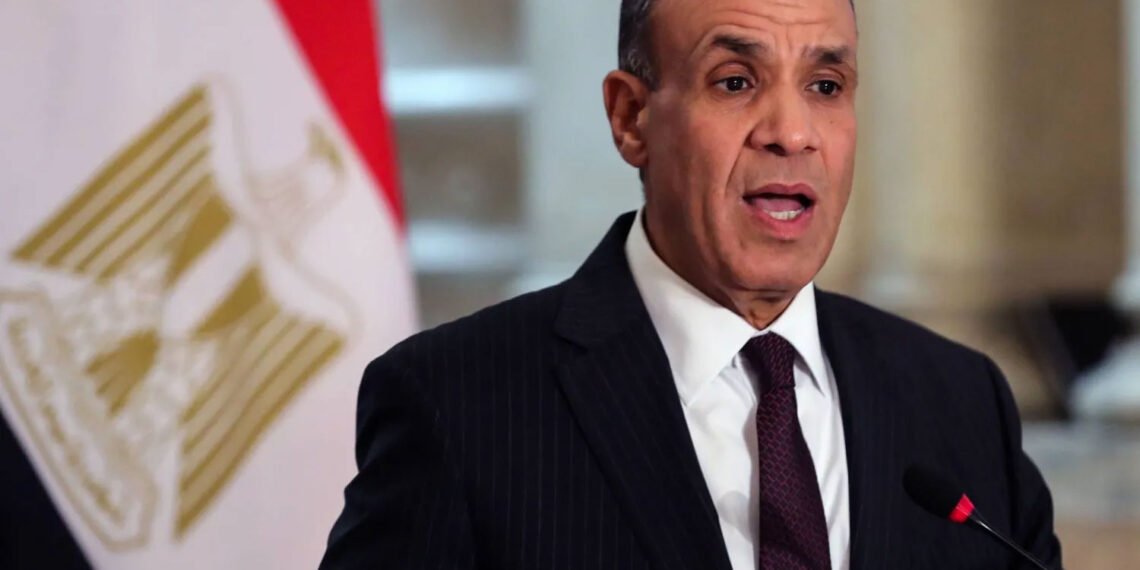 وزير الخارجية يجري سلسلة اتصالات مكثفة مع وزراء خارجية دول مجلس التعاون الخليجي والأردن والعراق