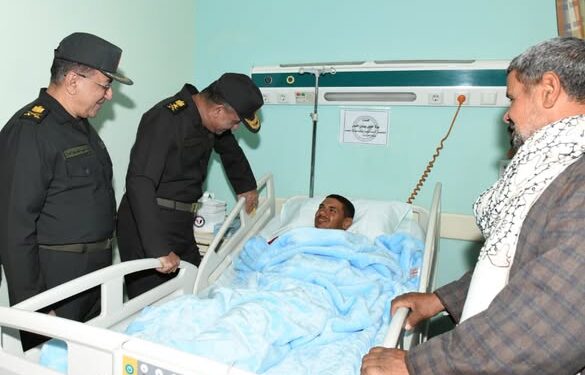 وزير الدفاع يزور عدد من المصابين بمجمع الجلاء الطبى للقوات المسلحة