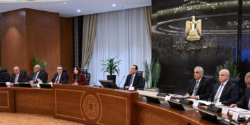 رئيس الوزراء يستعرض الموقف التنفيذي والمالي للمرحلة الأولى من المبادرة الرئاسية “حياة كريمة”