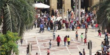 إقبال متزايد على «حديقة الأزهر» في ثاني أيام العيد بمشاركة لافتة للأجانب