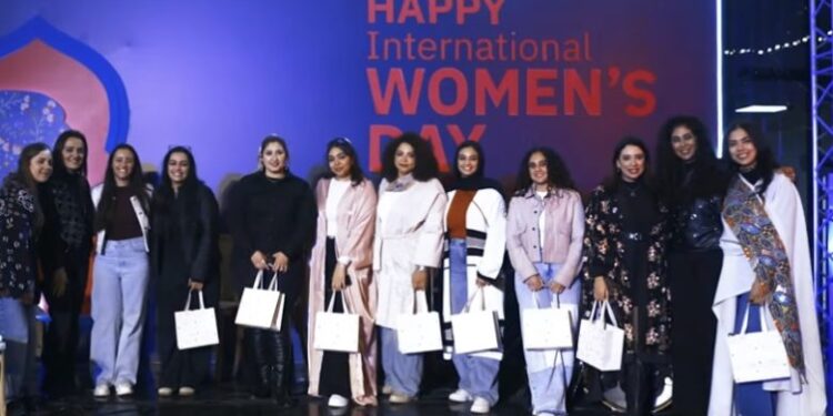 بالفيديو: بنك الإمارات دبي الوطني يطلق فعالية “Give to Gain” احتفاءً بـيوم المرأة العالمي