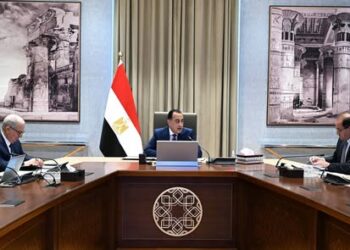 رئيس الوزراء يستعرض تقديرات الاستثمارات الحكومية المستهدفة ضمن خطة التنمية الاقتصادية والاجتماعية