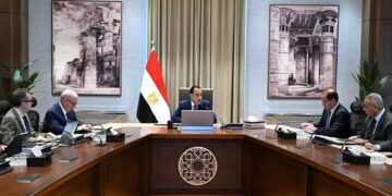 رئيس الوزراء يستعرض تقديرات الاستثمارات الحكومية المستهدفة ضمن خطة التنمية الاقتصادية والاجتماعية