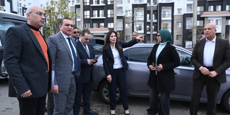 وزيرة الإسكان تتابع موقف الخدمات بالحى السكني الثالث “R3” بالعاصمة الجديدة
