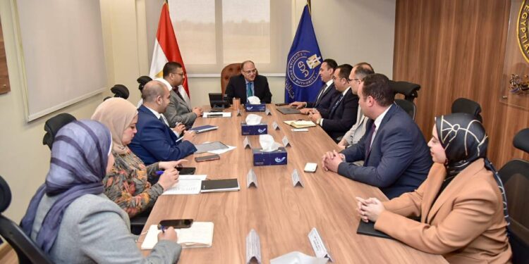 رئيس هيئة الدواء يبحث مع ممثلي شركة “يوتوبيـا فارماسيتيكالز” خطط التوسع ودعم التصنيع المحلي