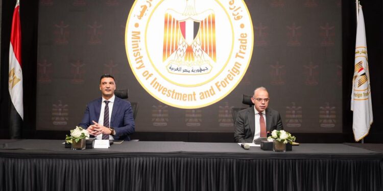 اجتماع مشترك لوزيري الاستثمار والصناعة مع بنوك الاستثمار لبحث حلول تمويلية جديدة لدعم الصناعة