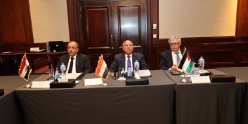 وزير النقل يترأس اعمال اجتماع الجمعية العمومية للشركة رقم (87) بحضور وزير النقل الأردني