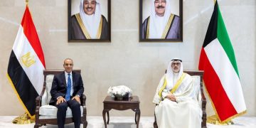 وزير الخارجية يعقد مباحثات مع نظيره الكويتي ويؤكد تضامن مصر الكامل مع دولة الكويت الشقيقة