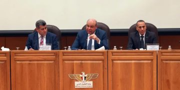 وزير الطيران المدني يستقبل عددًا من أعضاء مجلس النواب