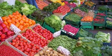سعر الخضار والفاكهة اليوم الخميس في الأسواق