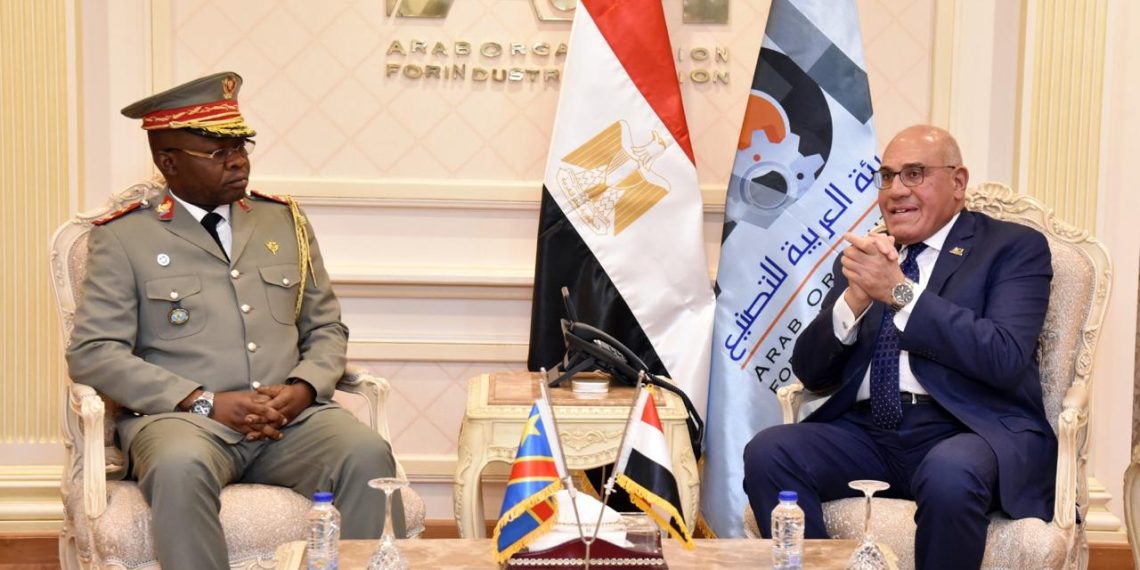 رئيس الهيئة العربية للتصنيع يبحث مع رئيس هيئة الأركان العامة للقوات المسلحة الكونغوليةتعزيز مجالات التعاون