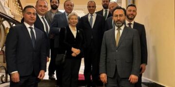 وزير الخارجية يلتقي بعدد من قادة الفكر ورؤساء مراكز الأبحاث في موسكو