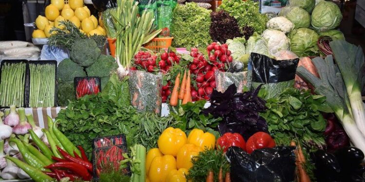 سعر الخضار والفاكهة اليوم السبت في الأسواق