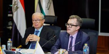 وزير التخطيط يترأس اجتماع مجلس إدارة بنك الاستثمار القومي