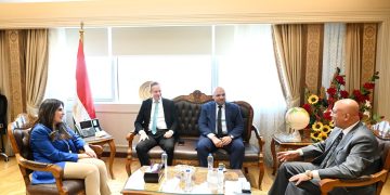 وزيرة الإسكان تبحث مع شركة «أكوا باور» سبل التعاون المشترك في مجال إنشاء وتشغيل محطات تحلية مياه البحر