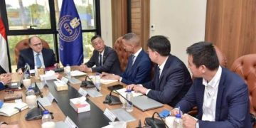 رئيس هيئة الدواء يبحث مع شركة “ترايمف جونهنغ” الصينية باستثمارات 250 مليون دولار