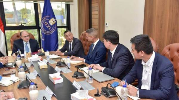 رئيس هيئة الدواء يبحث مع شركة “ترايمف جونهنغ” الصينية باستثمارات 250 مليون دولار