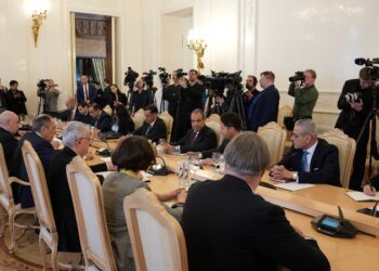 وزيرا خارجية مصر وروسيا يبحثان في موسكو سبل تطوير العلاقات الثنائية والتطورات الإقليمية