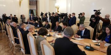 وزيرا خارجية مصر وروسيا يبحثان في موسكو سبل تطوير العلاقات الثنائية والتطورات الإقليمية