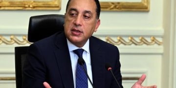 جولة تفقدية لرئيس الوزراء لعدد من المصانع ببنها