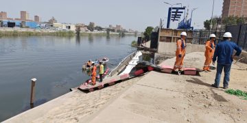 الجهاز التنظيمي والقابضة للمياه: لا تأثير على جودة مياه الشرب نتيجة تسرب بقعة سولار بترعة الإسماعيلية