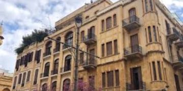 طرد المستأجرين من شقق الإيجار القديم بسبب كلمة في العقد | خبراء قانونيون يكشفون ثغرة مفاجئة