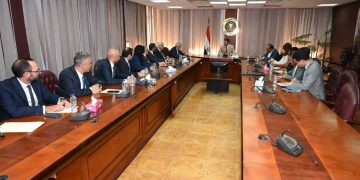 وزير الصناعة يبحث مع غرفة التجارة الأمريكية بالقاهرة تعزيز التعاون الصناعي والتجاري بين مصر والولايات المتحدة الأمريكية