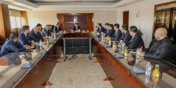 وزير الزراعة يبحث مع وفد من المستثمرين الصينيين آفاق التعاون في التصنيع الزراعي والتكنولوجيا الحديثة