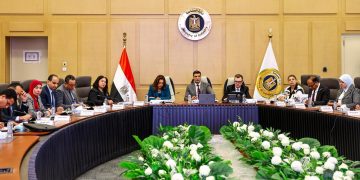 وزراء الصناعة والتنمية المحلية والبيئة والزراعة والتخطيط يبحثون خطة تنفيذ مشروع القرى المنتجة