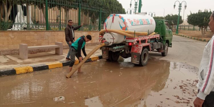 وزيرة الإسكان تتابع إجراءات أجهزة المدن الجديدة في التعامل مع مياه الأمطار وتقلبات الطقس السيء