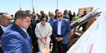 وزيرة الإسكان تتفقد مشروعات البحيرات الجنوبية “نيو مارينا”